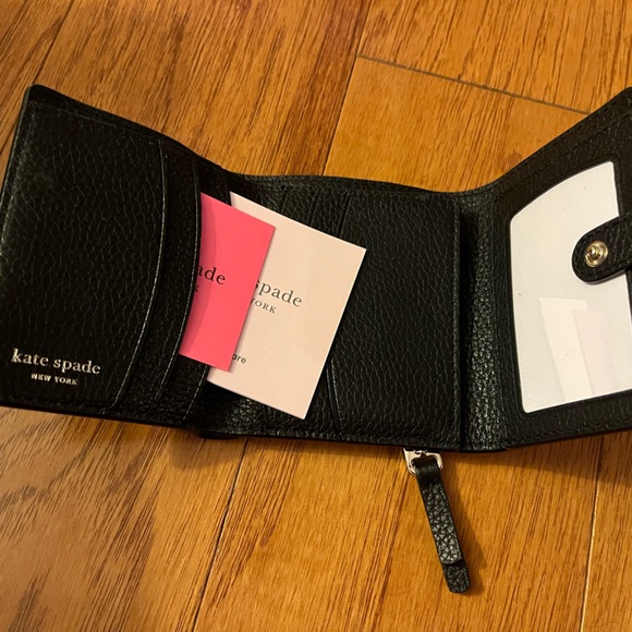 NWT Kate Spade Wallet - Picture 3 of 3
